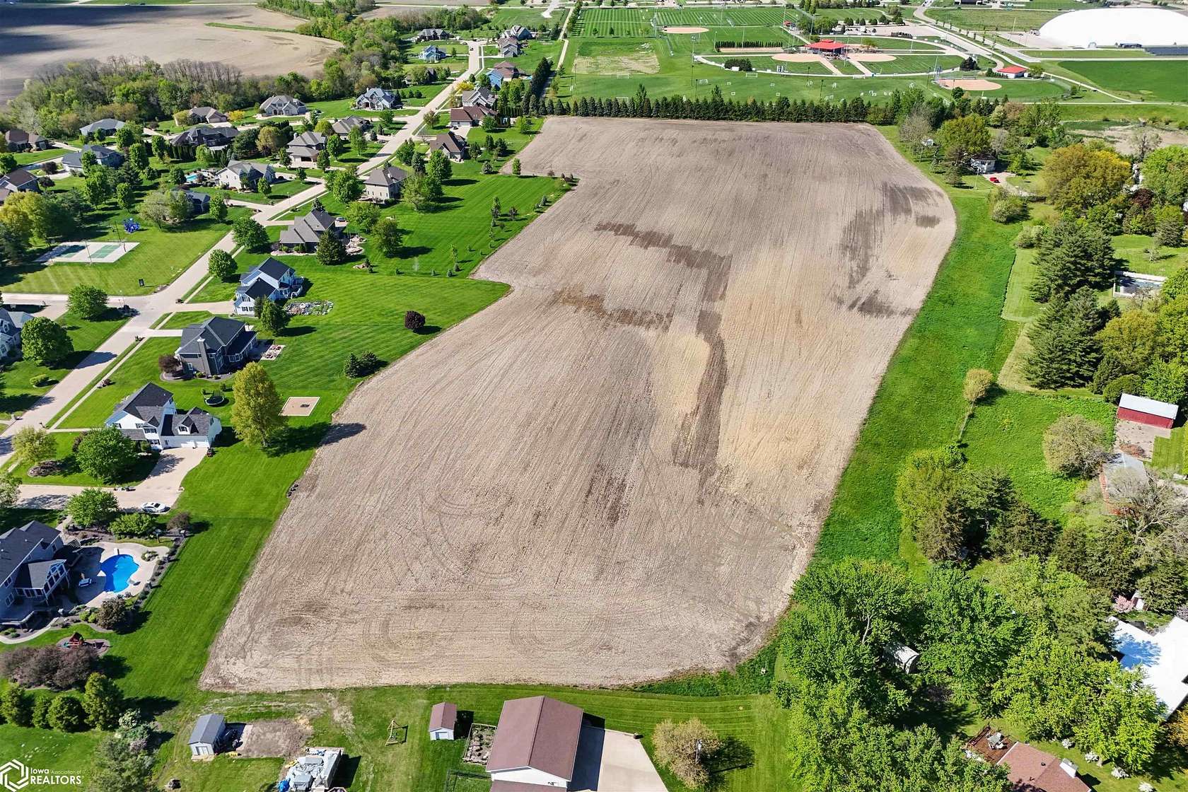 1 Acre of Residential Land for Sale in Burlington, Iowa