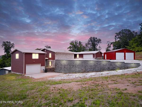 8 Acres of Residential Land with Home for Sale in Clinton, Tennessee