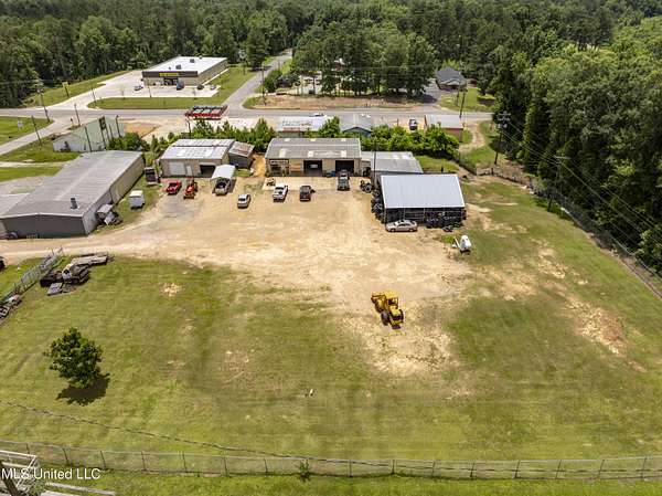 1.63 Acres of Mixed-Use Land for Sale in De Kalb, Mississippi