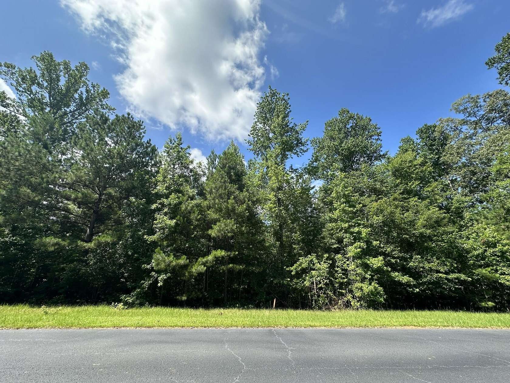 1.5 Acres of Land for Sale in Tignall, Georgia