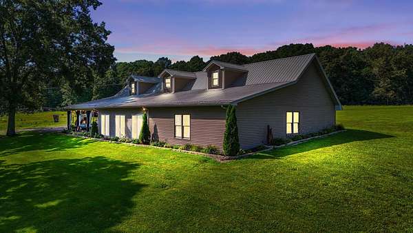 18.7 Acres of Land with Home for Sale in Somerset, Kentucky