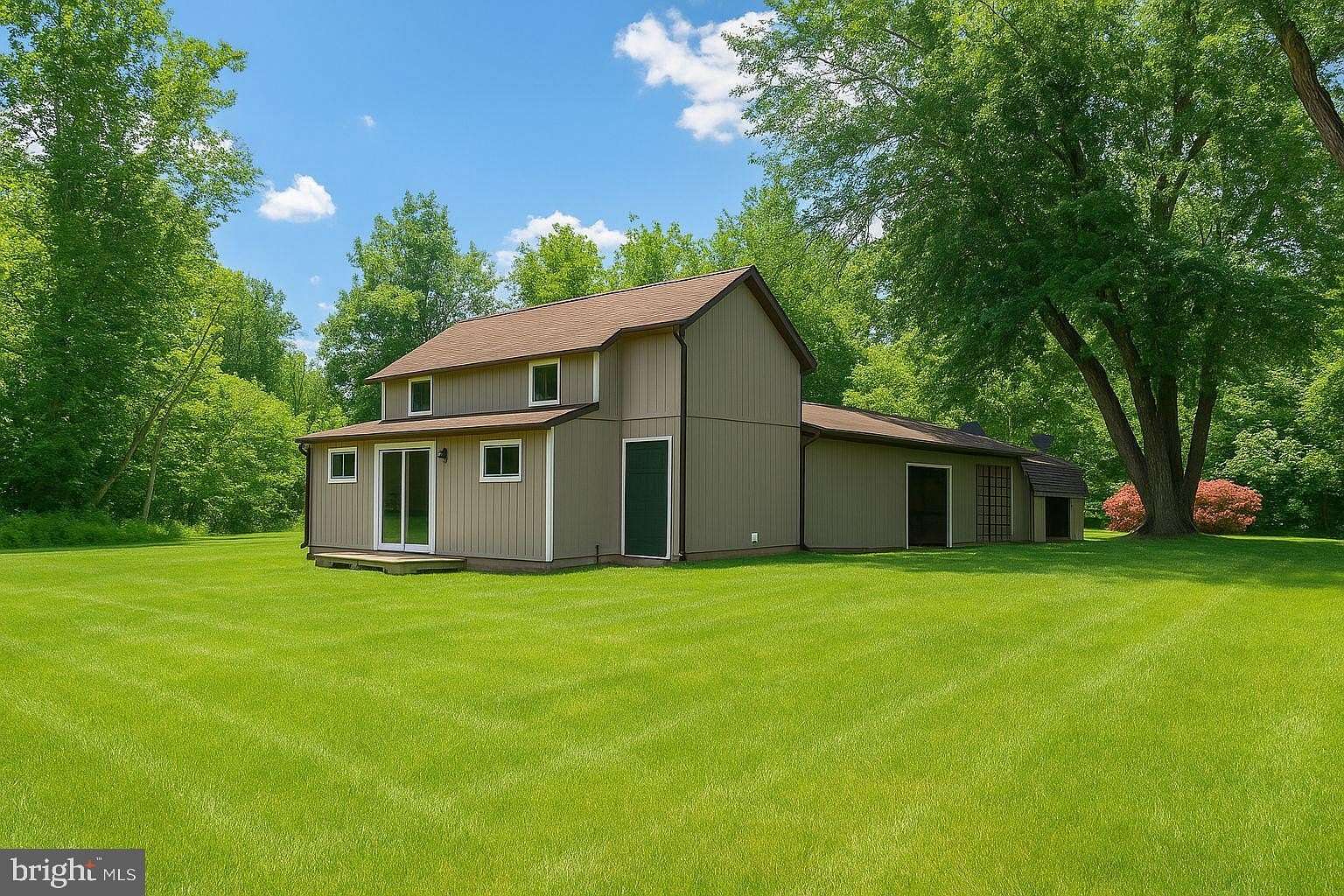 2 Acres of Residential Land with Home for Sale in Washington, Virginia