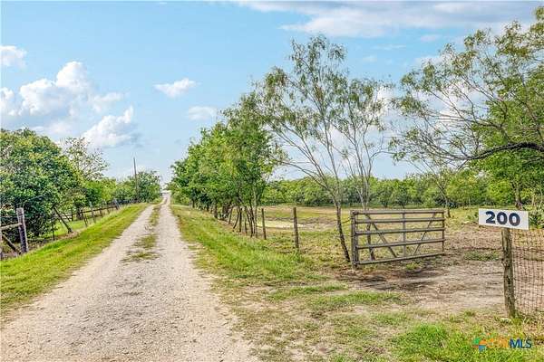 15 Acres of Land for Sale in Lockhart, Texas