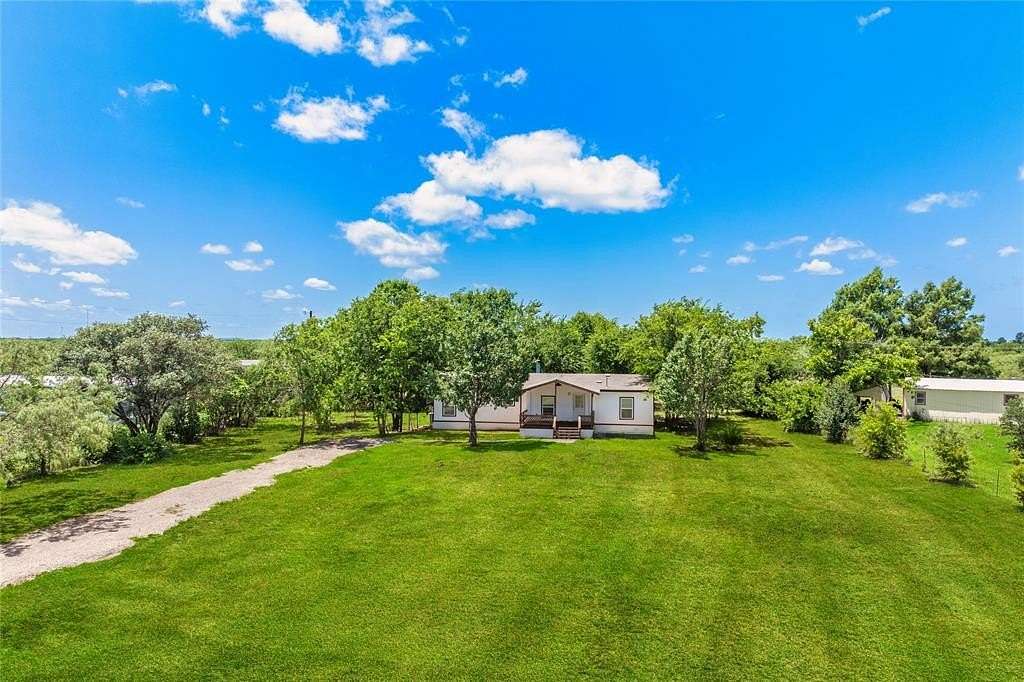 2.55 Acres of Residential Land with Home for Sale in Kaufman, Texas