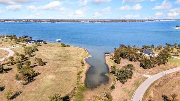 1.82 Acres of Residential Land for Sale in Corsicana, Texas