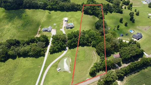 5 Acres of Residential Land for Sale in Somerville, Tennessee