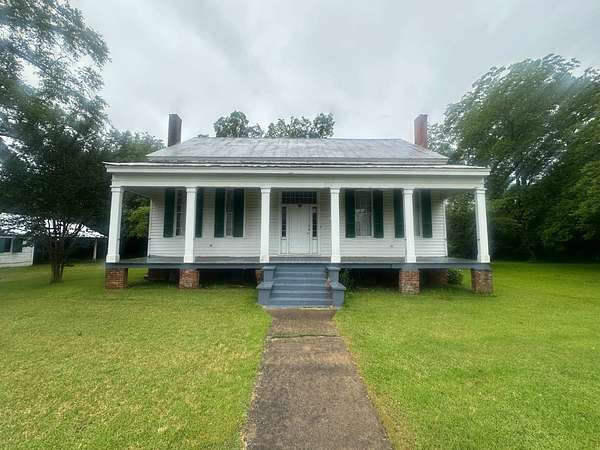 1.9 Acres of Residential Land with Home for Auction in Valley Grande, Alabama