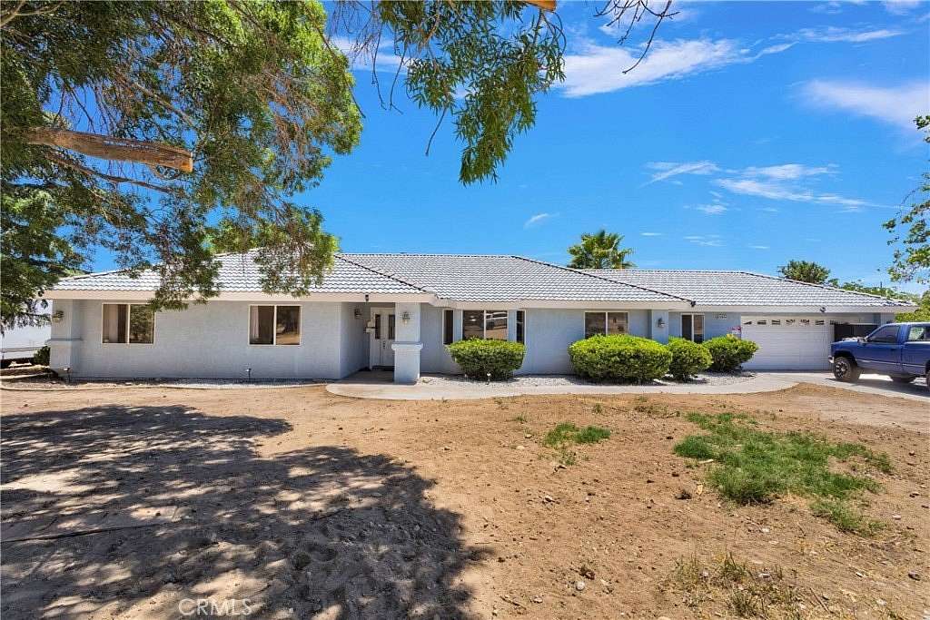 2.2 Acres of Residential Land with Home for Sale in Phelan, California