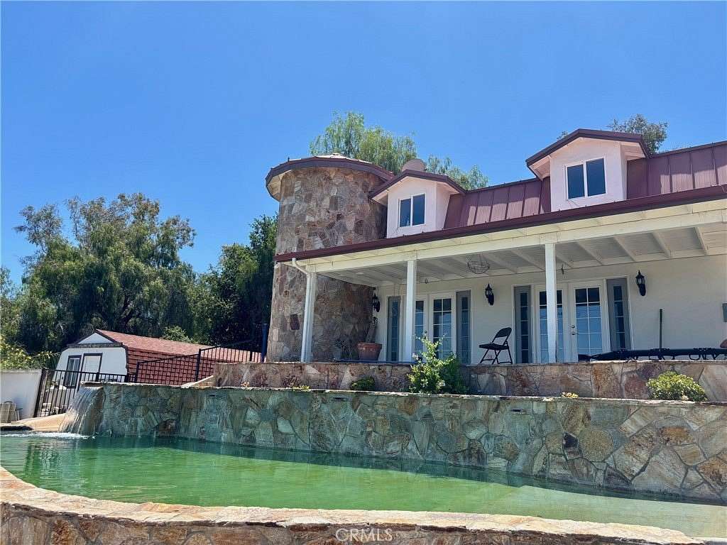 10 Acres of Land with Home for Sale in Hemet, California