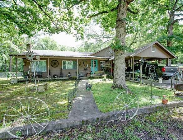 1.7 Acres of Residential Land with Home for Sale in Mount Ida, Arkansas