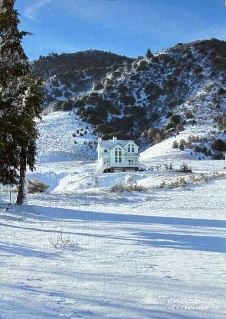 3 Acres of Residential Land with Home for Sale in Tehachapi, California