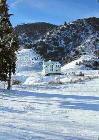 3 Acres of Residential Land with Home for Sale in Tehachapi, California