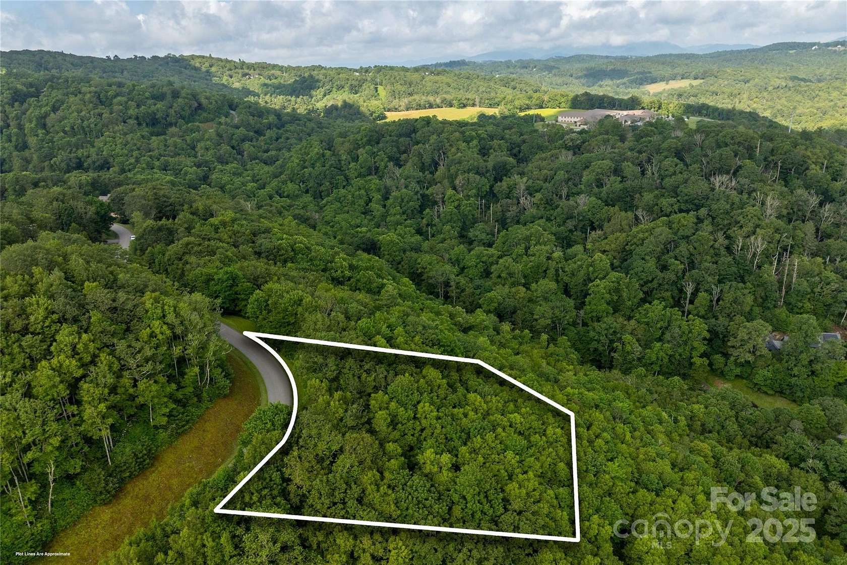 1 Acre of Residential Land for Sale in Blowing Rock, North Carolina