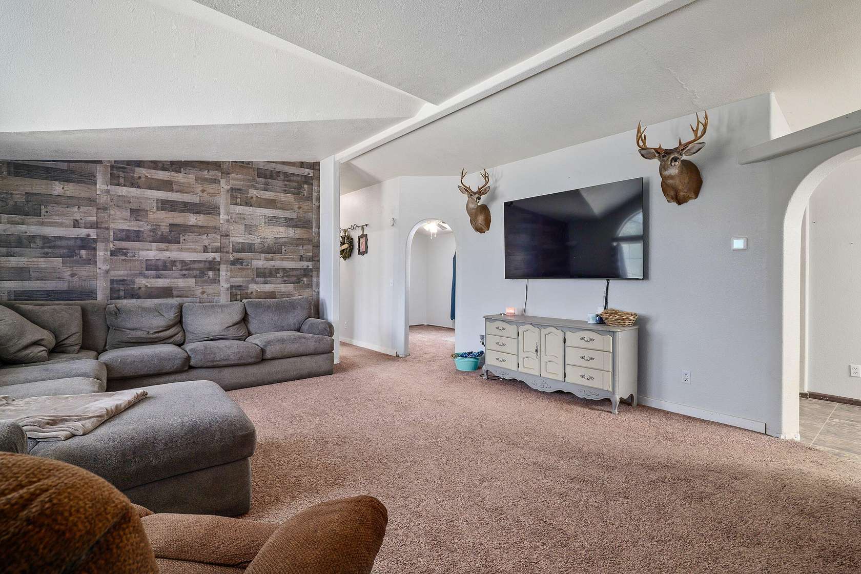 4.5 Acres of Residential Land with Home for Sale in Grants Pass, Oregon