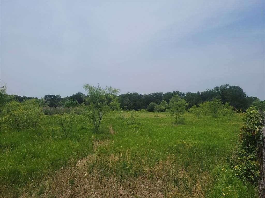 28 Acres of Recreational Land for Sale in Corsicana, Texas