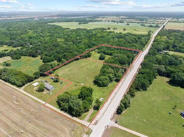 5.28 Acres of Agricultural Land for Sale in Bonham, Texas