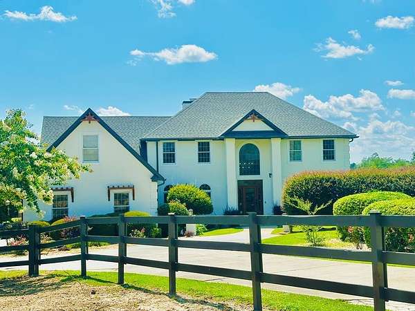 2 Acres of Residential Land with Home for Sale in Douglas, Georgia