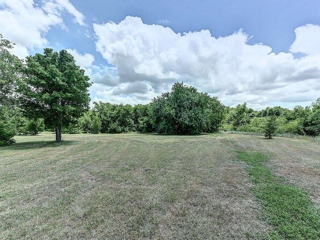 10 Acres of Residential Land for Sale in Crowley, Texas