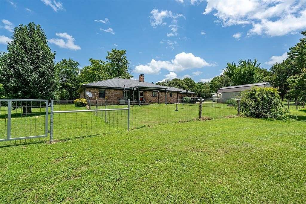 5.28 Acres of Residential Land with Home for Sale in Grand Saline, Texas