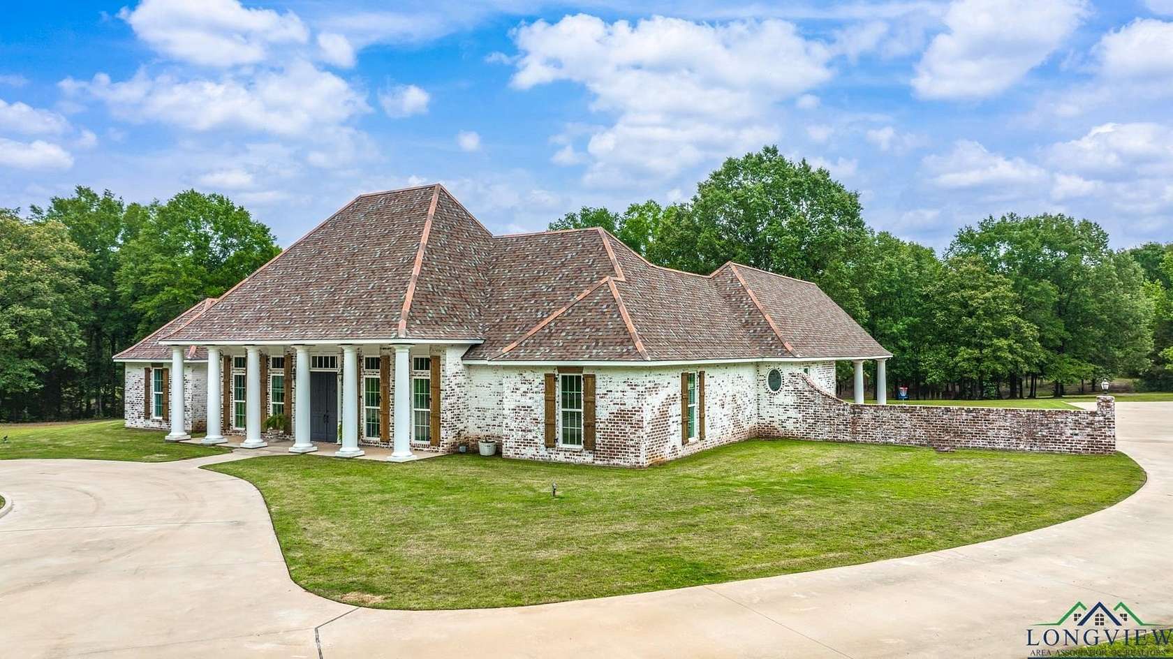 35.7 Acres of Land with Home for Sale in Joaquin, Texas