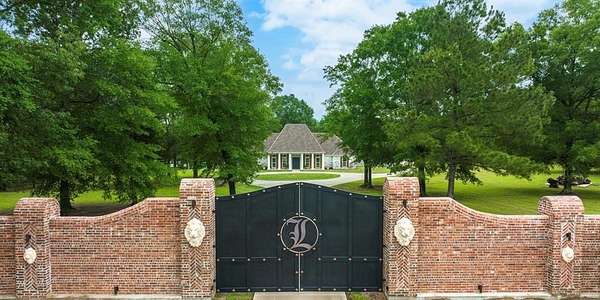 35.7 Acres of Land with Home for Sale in Joaquin, Texas