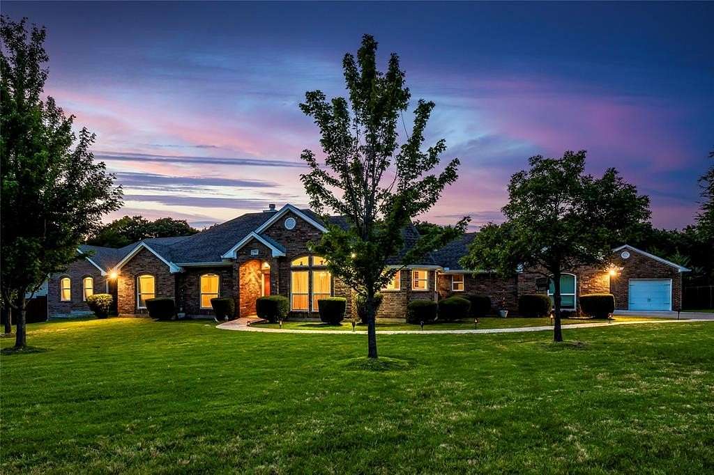 2 Acres of Residential Land with Home for Sale in Oak Point, Texas