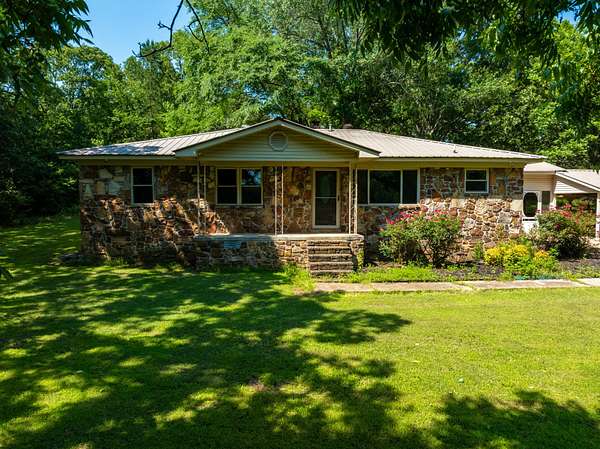 18 Acres of Land with Home for Sale in Batesville, Arkansas