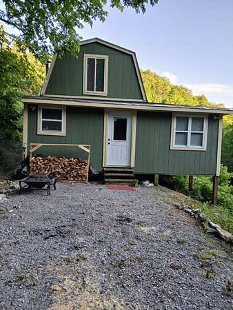 85.1 Acres of Recreational Land with Home for Sale in Dowelltown, Tennessee