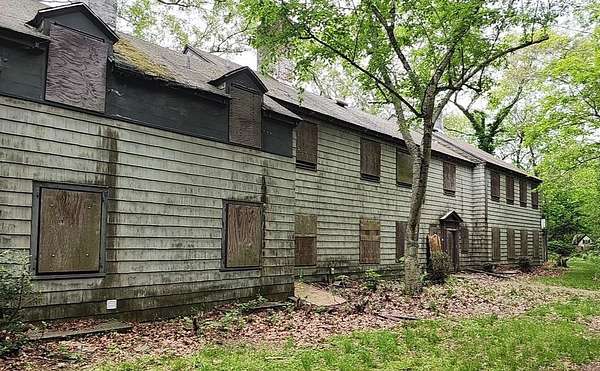 7 Acres of Residential Land with Home for Sale in Huntington, New York