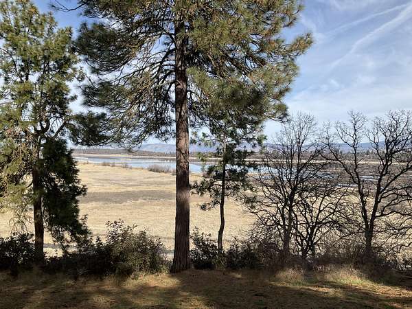 0.38 Acres of Residential Land for Sale in Klamath Falls, Oregon