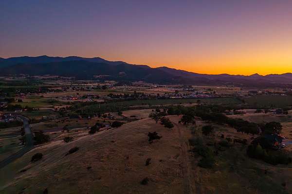 10.3 Acres of Land for Sale in Medford, Oregon