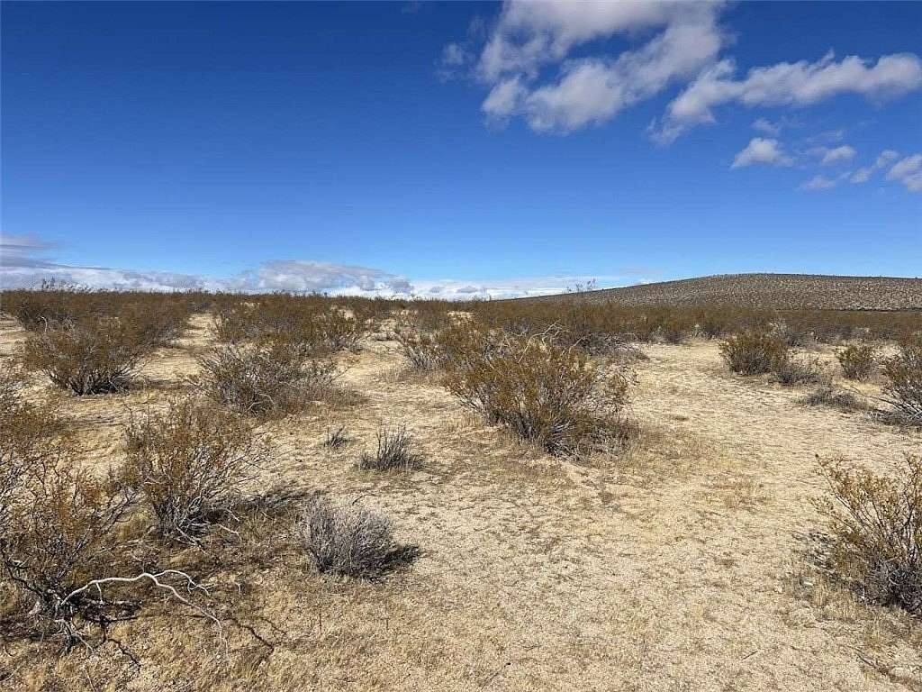 19.9 Acres of Land for Sale in California City, California