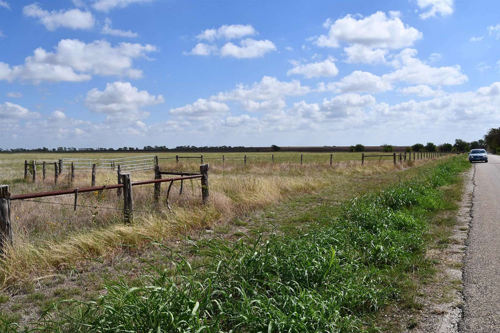 20 Acres of Agricultural & Residential Land for Sale in Oglesby, Texas