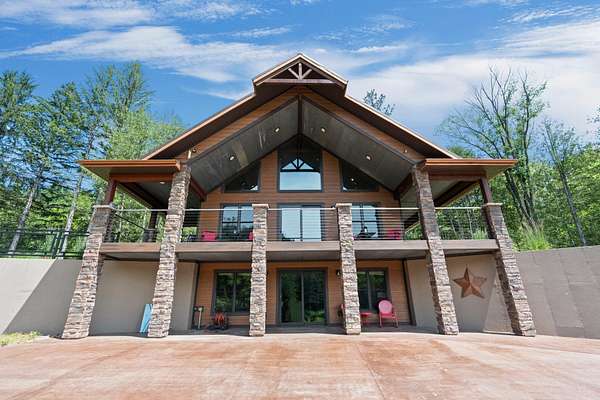 189 Acres of Recreational Land with Home for Sale in Richland Center, Wisconsin