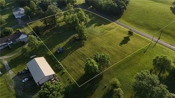 2.57 Acres of Residential Land for Sale in Kearney, Missouri