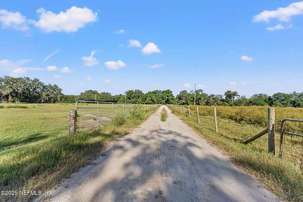 154 Acres of Land for Sale in Hawthorne, Florida
