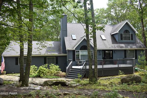 2.23 Acres of Residential Land with Home for Sale in Lords Valley, Pennsylvania