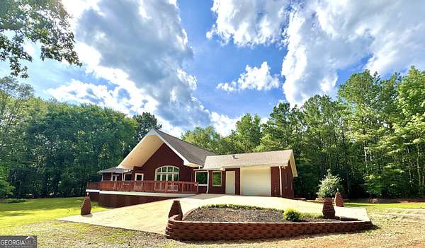 5 Acres of Residential Land with Home for Sale in Madison, Georgia