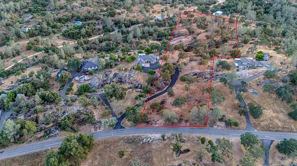 7 Acres of Residential Land for Sale in Coarsegold, California