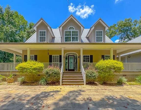 1.65 Acres of Residential Land with Home for Sale in Bainbridge, Georgia