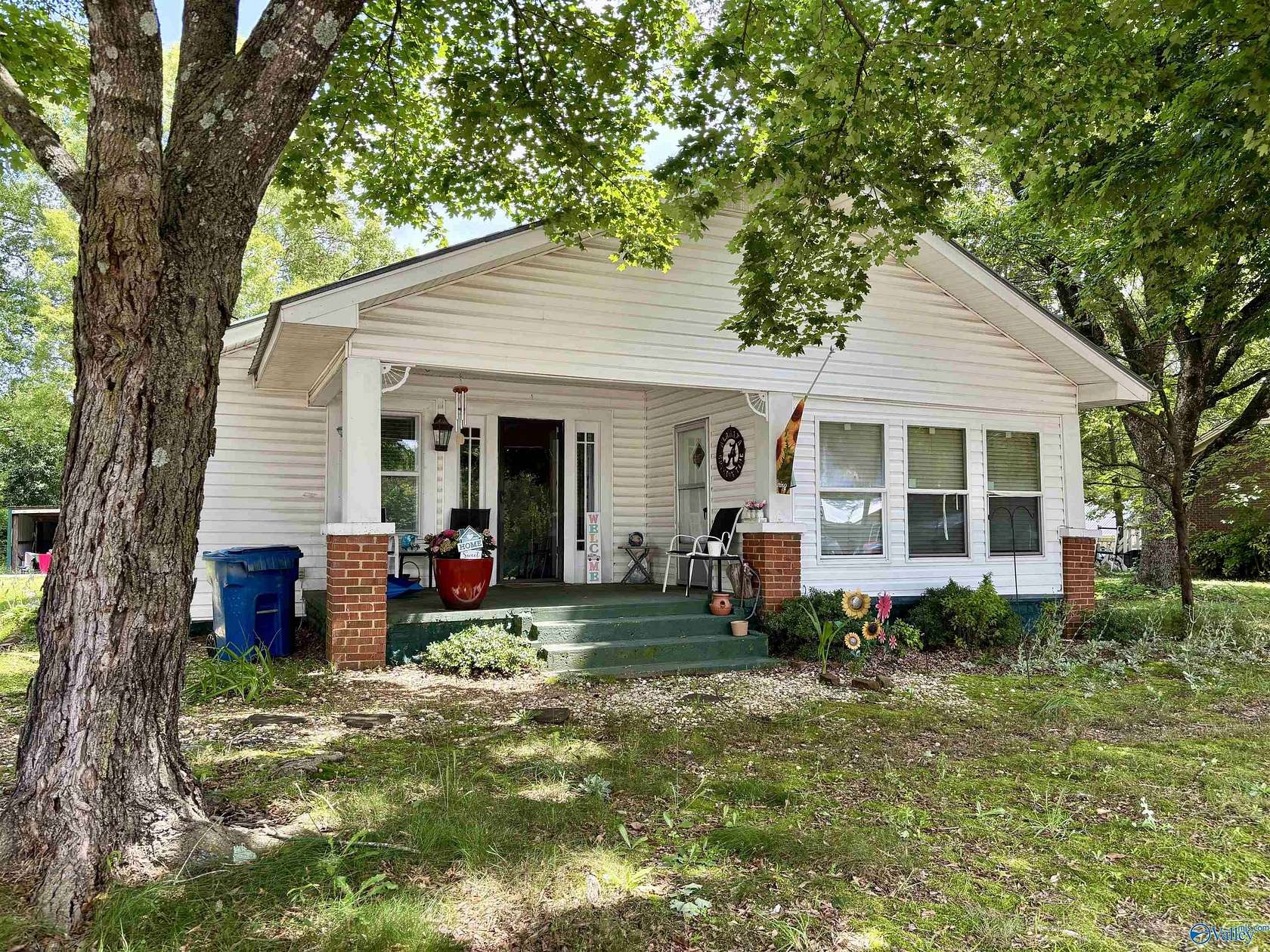 1.77 Acres of Residential Land with Home for Sale in Crossville, Alabama