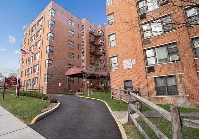 1.13 Acres of Improved Residential Land for Sale in Yonkers, New York