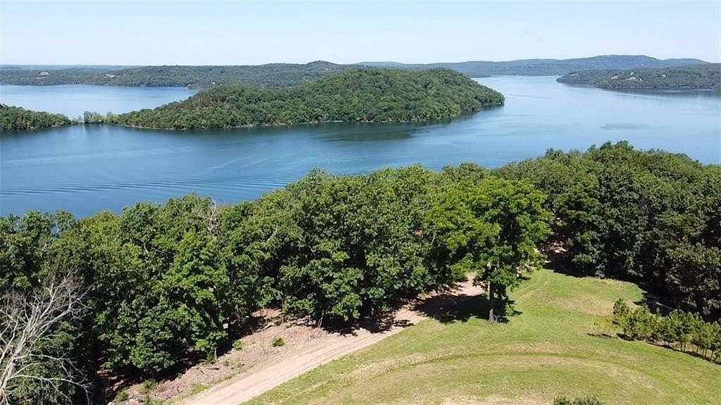 4.79 Acres of Residential Land for Sale in Eureka Springs, Arkansas