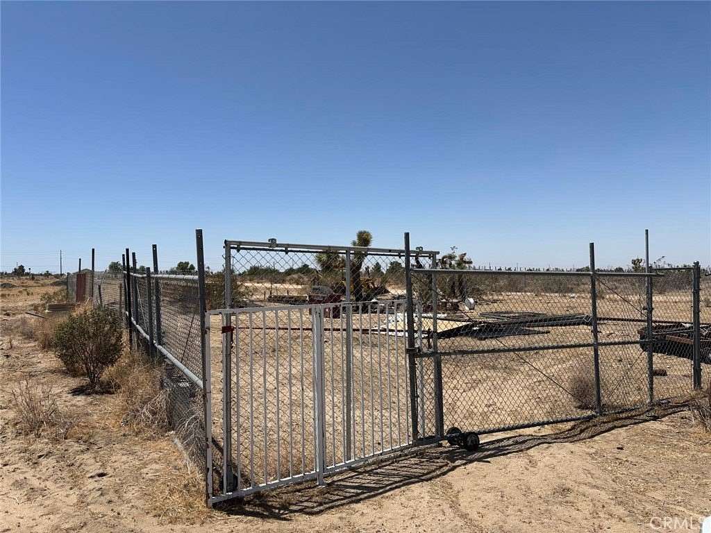 7.5 Acres of Residential Land for Sale in Phelan, California