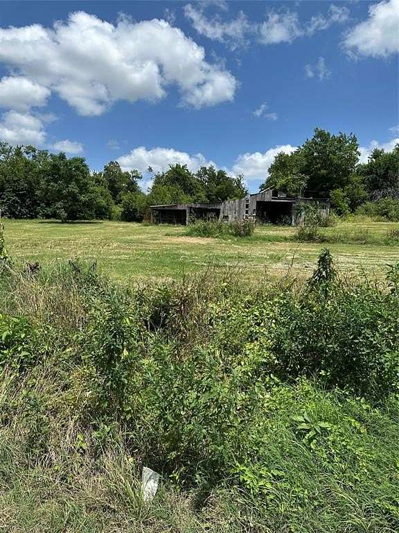 0.75 Acres of Residential Land for Sale in Honey Grove, Texas