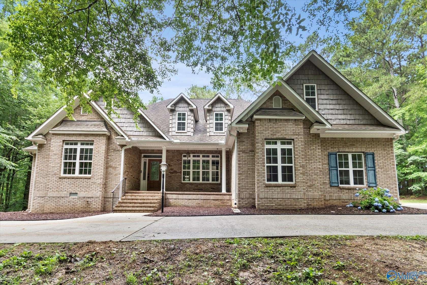 16 Acres of Land with Home for Sale in Athens, Alabama