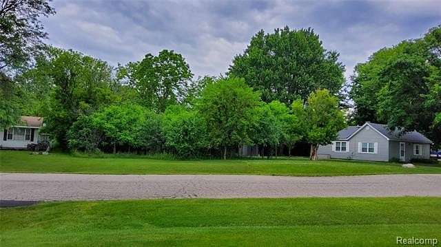 0.39 Acres of Residential Land for Sale in Flint, Michigan