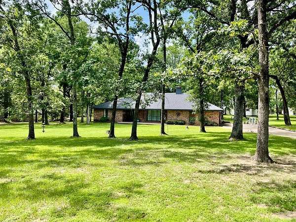 3.39 Acres of Residential Land with Home for Sale in Palestine, Texas
