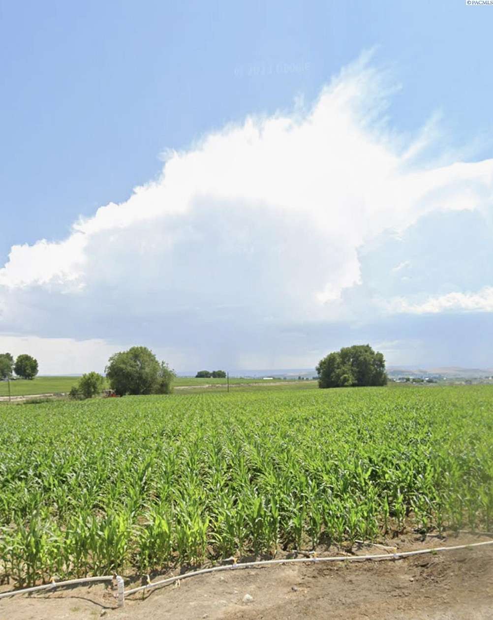 5.79 Acres of Residential Land for Sale in Sunnyside, Washington