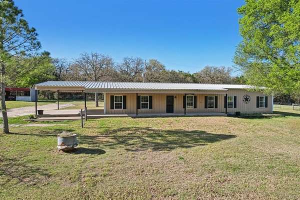22 Acres of Agricultural Land with Home for Sale in Whitney, Texas